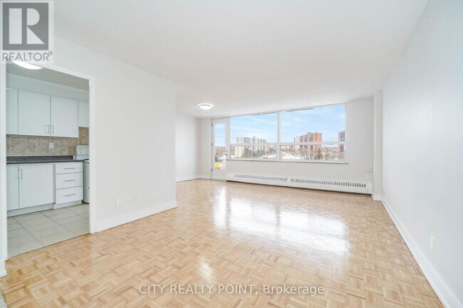 Photo du bâtiment - 6200 Bathurst St