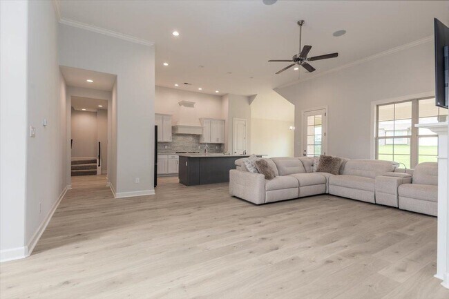 Foto del edificio - 5143 Lawrenceburg Ln