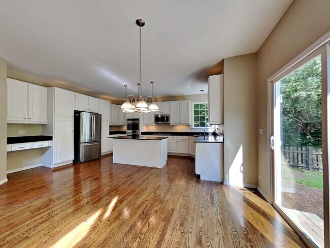 Foto del edificio - 7401 Brentwood Ln