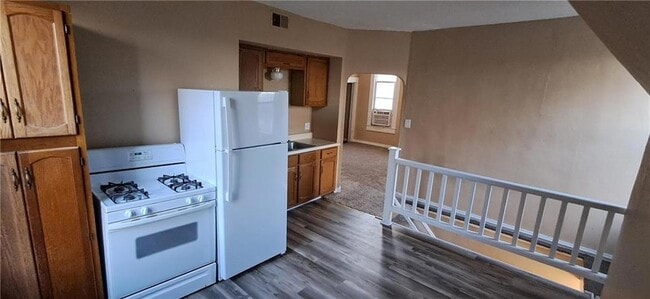 Building Photo - 1207 5th Ave