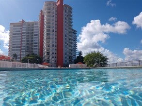 Building Photo - 1351 NE Miami Gardens Dr