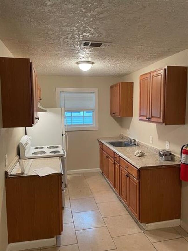 Building Photo - Duplex for Rent