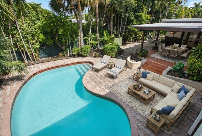 Foto del edificio - 4530 Jefferson Ave