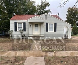 Building Photo - 705 N Elm St