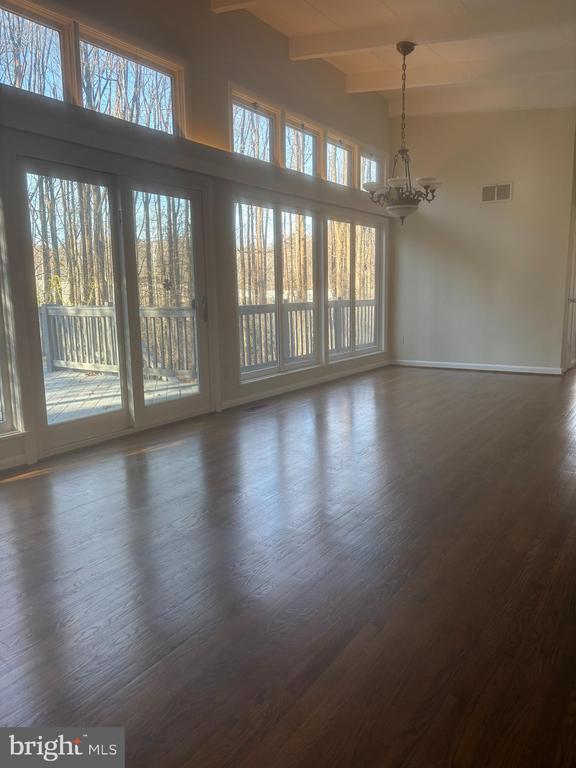 Foto del edificio - 7425 Dulany Dr