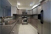 Foto principal - 1234 Armacost Ave
