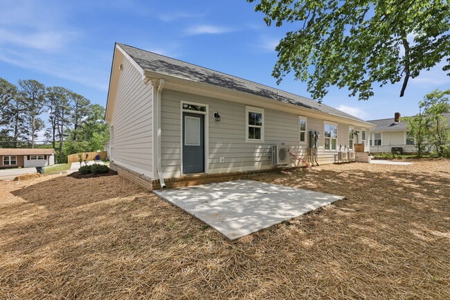 Photo - 705 Woodmore Ln House