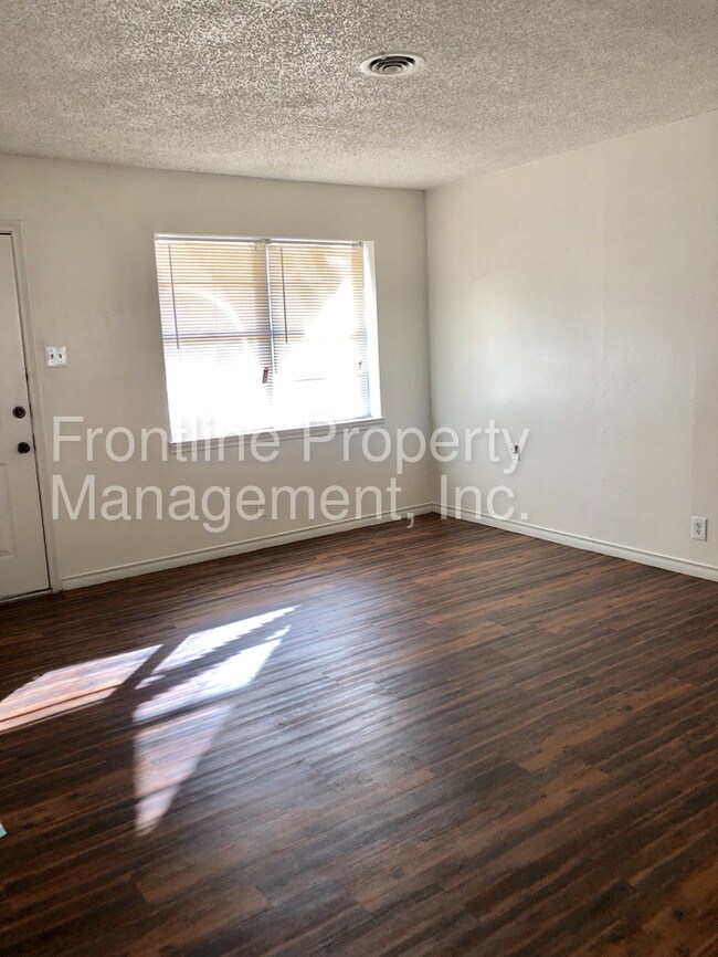 Foto del edificio - 513 W Cedar St