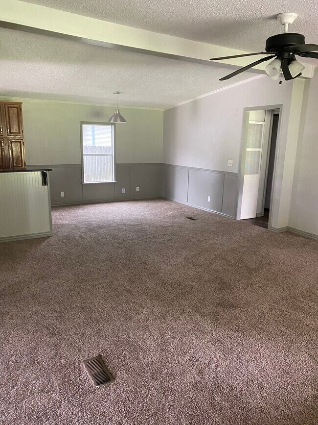 Foto del edificio - 16422 Waverly Dr