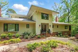 Building Photo - 115 Forest Cliff Ct NE