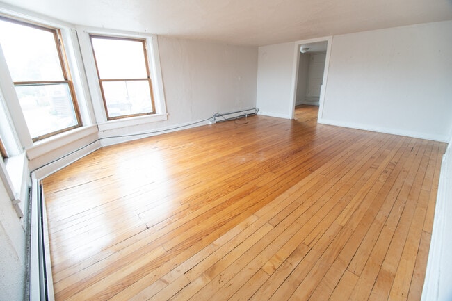 Living Room - 2902 Umatilla St