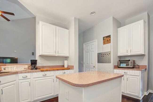 Building Photo - 9920 Eden Hall Ct