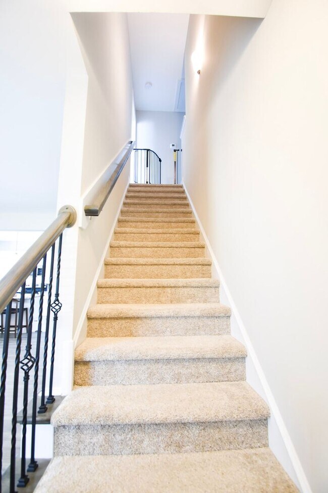 Foto del edificio - 4 Bedroom 3.5 Bath, No Pets