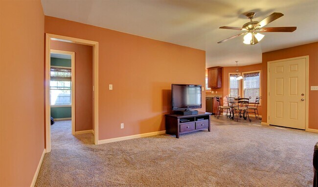 Foto del edificio - 2456 Peachers Mill Rd