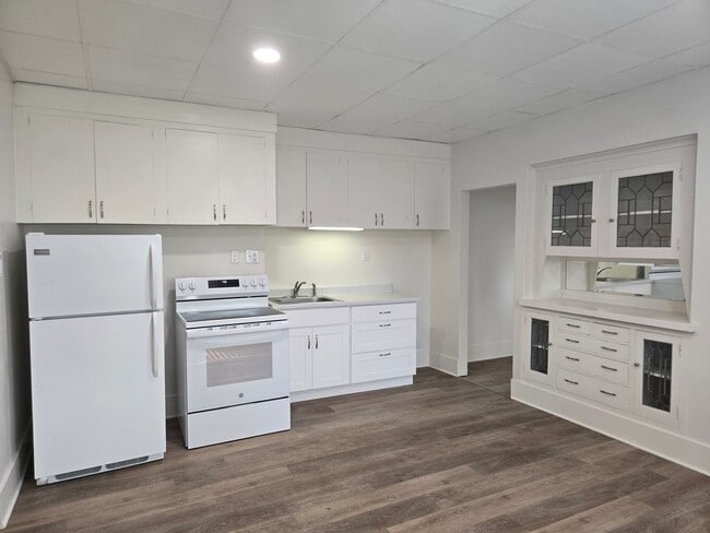 Photo - Arlington Pl. Triplex - EBB001 Apartment