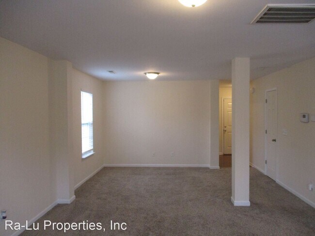 Building Photo - 4 br, 2.5 bath House - 4511 Greenmanor Dr