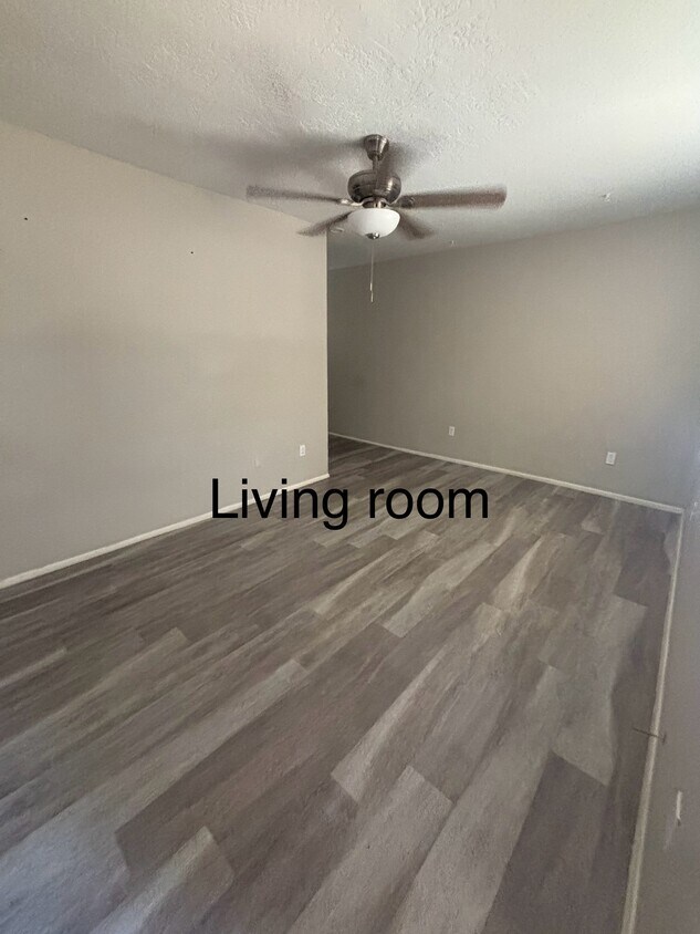 Primary Photo - 10805 N 17th Dr