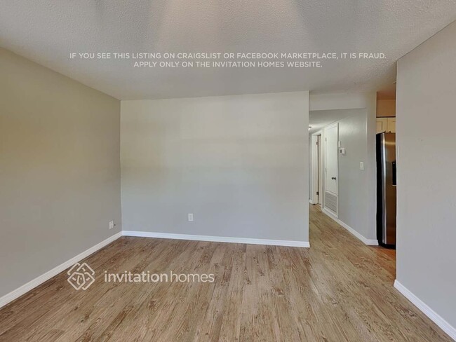 Building Photo - 4114 Lake Lawne Ave