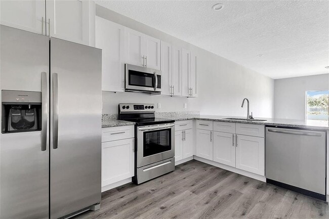 Building Photo - 10387 Port Everglades St