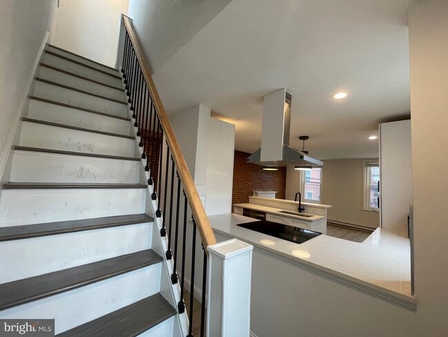 Building Photo - 900 N 29th St