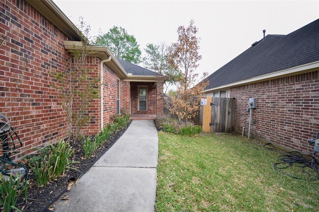Building Photo - 1410 Laura Hills Ln