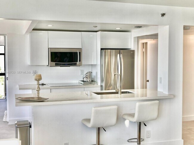 Foto del edificio - 2555 Collins Ave