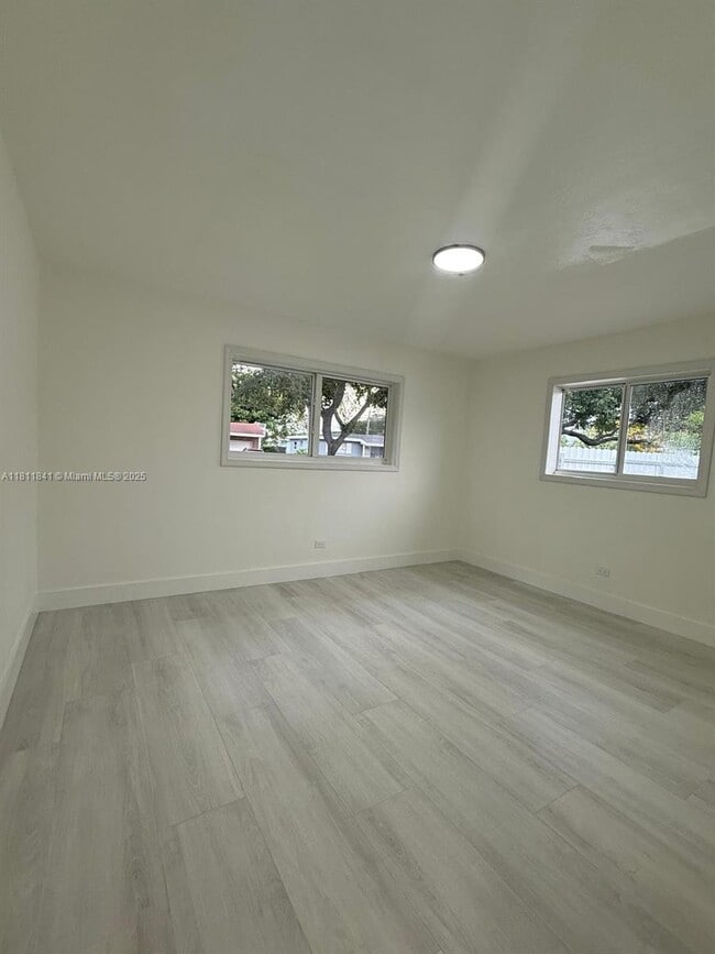 Building Photo - 651 N 73rd Ave