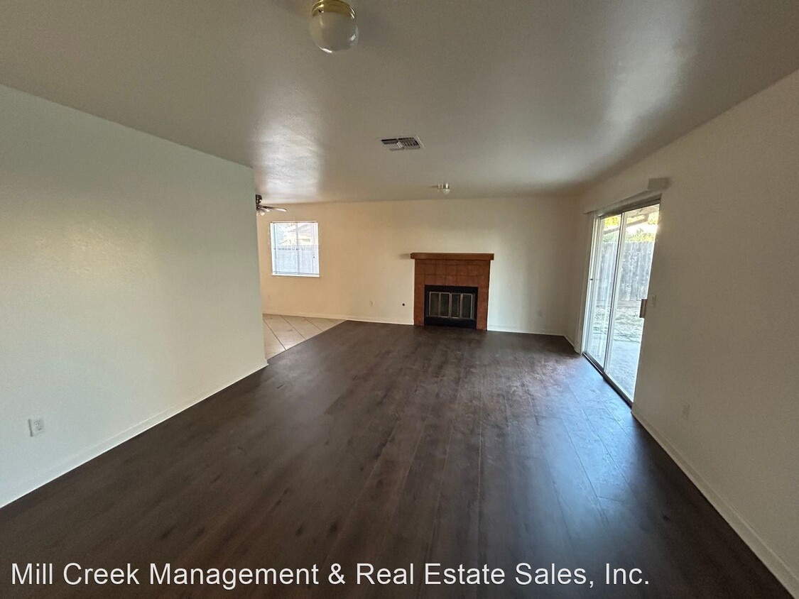 Building Photo - 3 br, 2 bath House - 838 S. Julieann