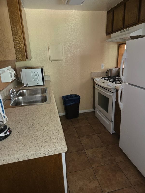 Building Photo - 112 Rockledge Ln