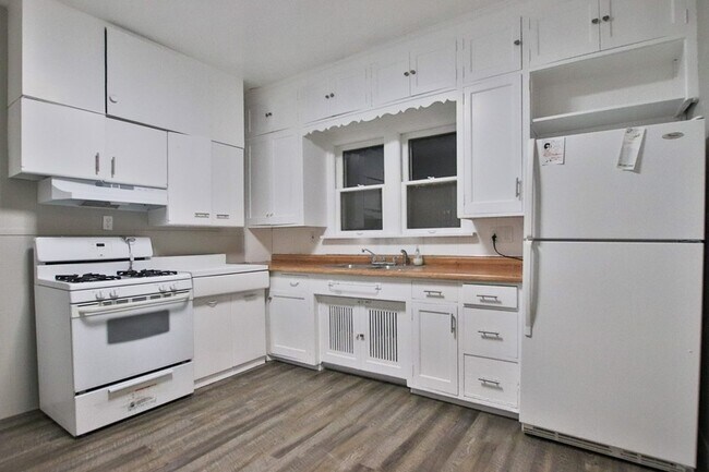 Building Photo - 759 Sims Ave