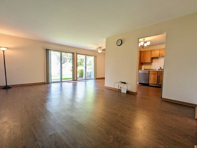 Building Photo - 66 Beechmont Ct