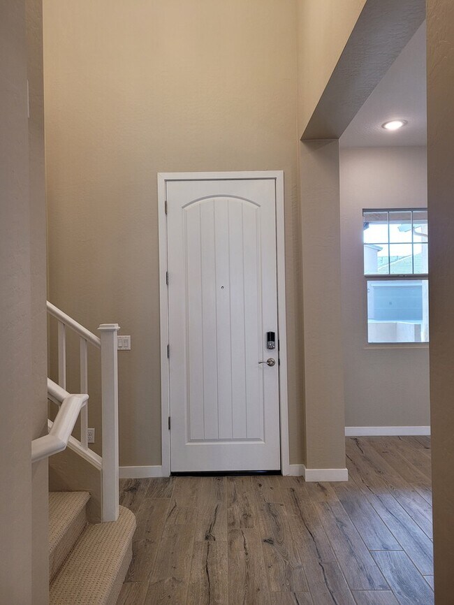 Building Photo - 14072 W Desert Flower Dr