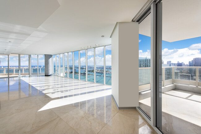 Foto del edificio - 2020 N Bayshore Dr