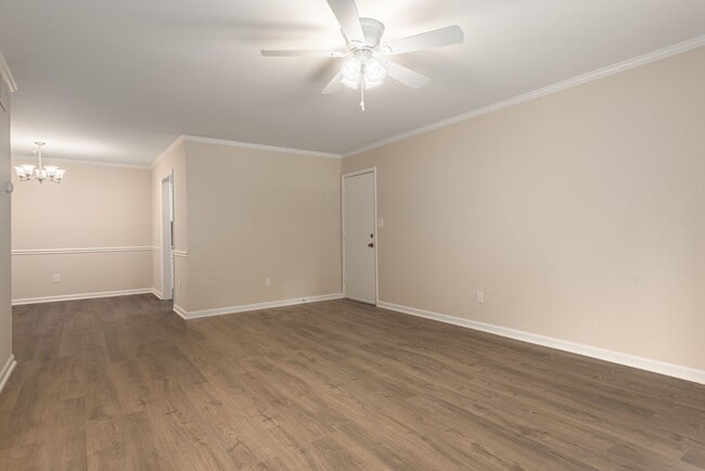 Building Photo - 4739 Hedgemore Dr