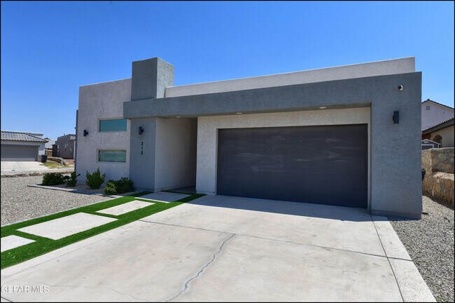Building Photo - 218 Rutland Pl