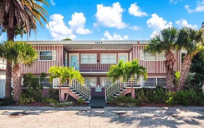 2 story building with 6 unit - 3675 Gulf Blvd