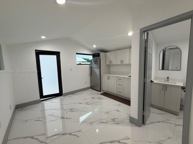 Foto del edificio - 5350 NW 174th Dr