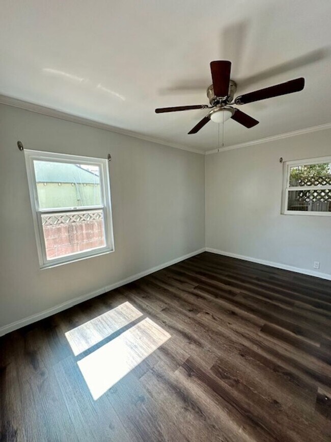 Building Photo - Nestled in the vibrant heart of Los Angele...