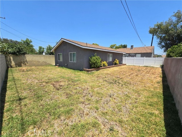 Building Photo - 17064 Slover Ave