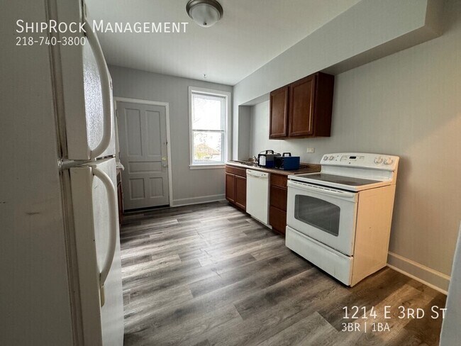 Foto del edificio - 1214 E 3rd St