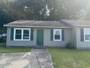 Building Photo - 126 Stallion Dr