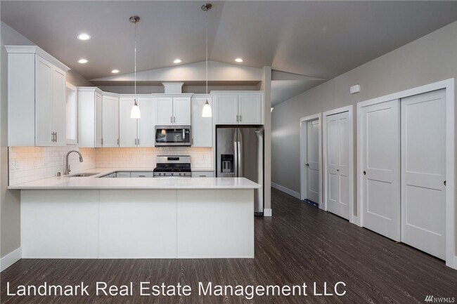 Building Photo - 7 br, 2 bath House - 3577 Ridgemont Drive