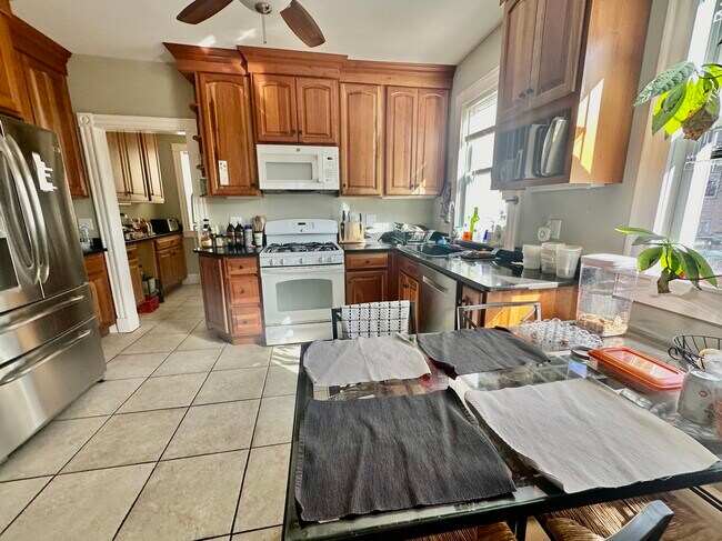 Foto del edificio - 166 Magazine St