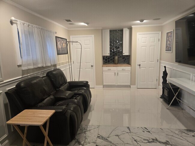 Living Room w/ Coffee Bar - 240 Boca Ciega Ct