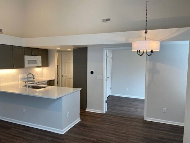 Foto del edificio - 4883 White Rock Cir