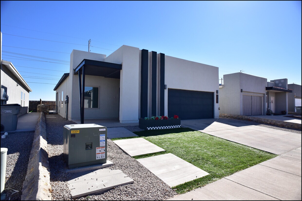 Foto principal - 2740 Tierra Oasis St