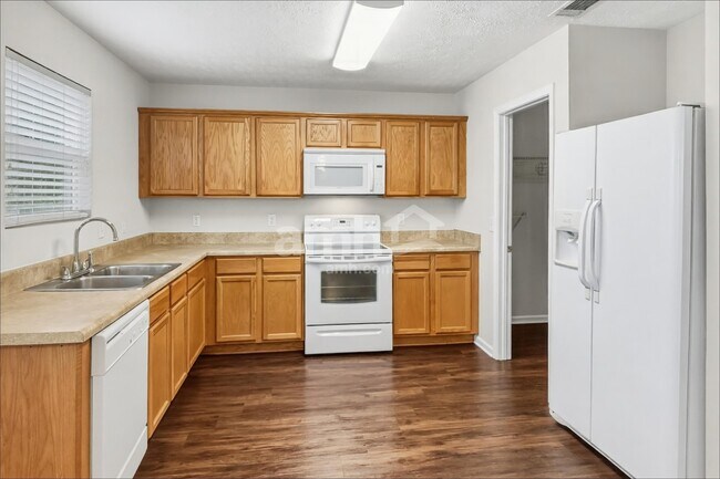 Foto del edificio - 1316 Roxbury Ct