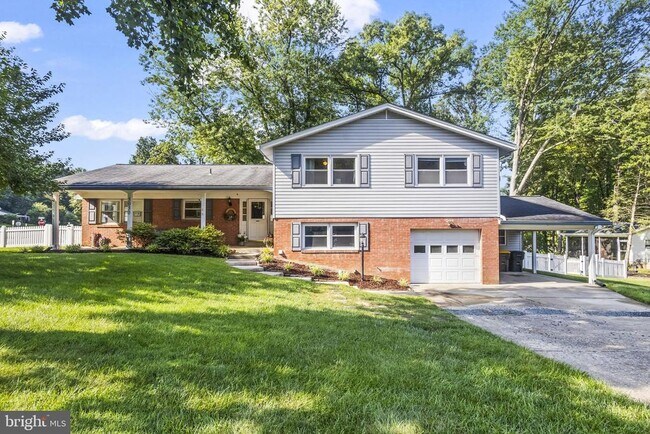 Building Photo - 5030 Gadsen Dr
