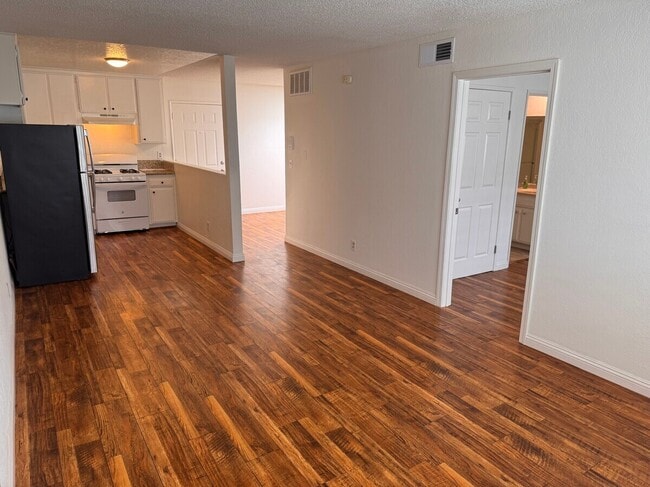 Building Photo - 4170 Tujunga Ave