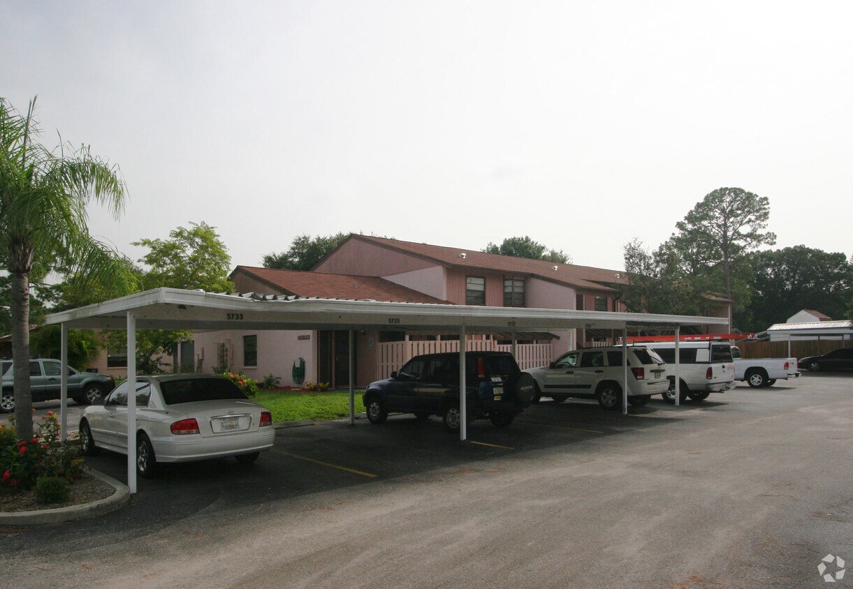 Primary Photo - 5733-5749 Summer Side Ln